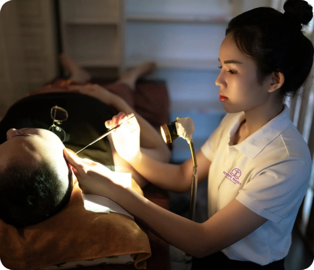 Vệ sinh tai & chăm sóc móng Quận 1 Tại Happy Massa